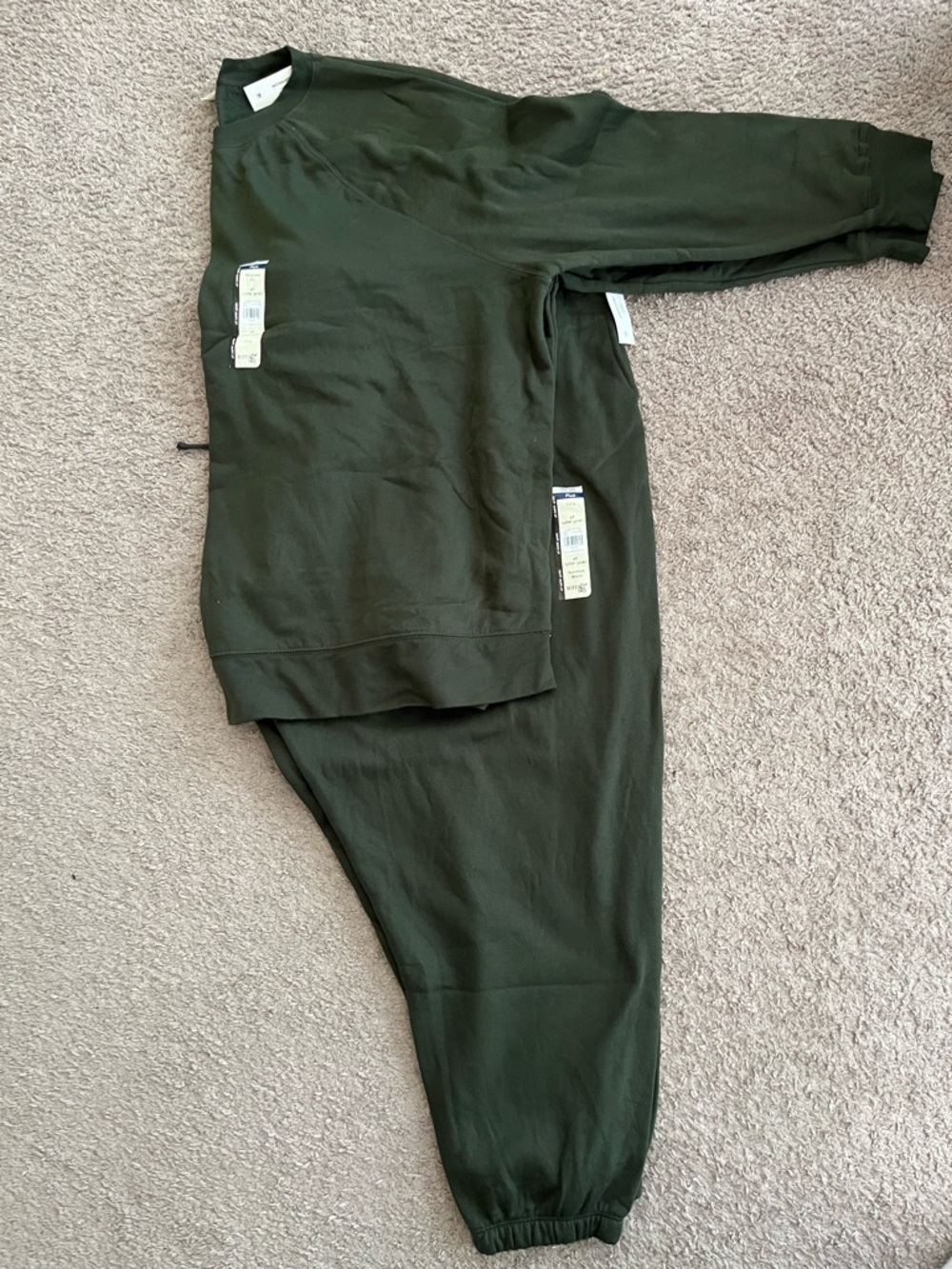 Terra & Sky Olive Green Sweatshirt with Sweat Pants